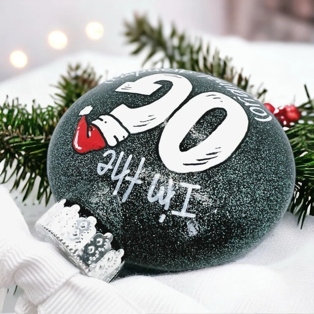 Handpainted Christmas Ornament: 